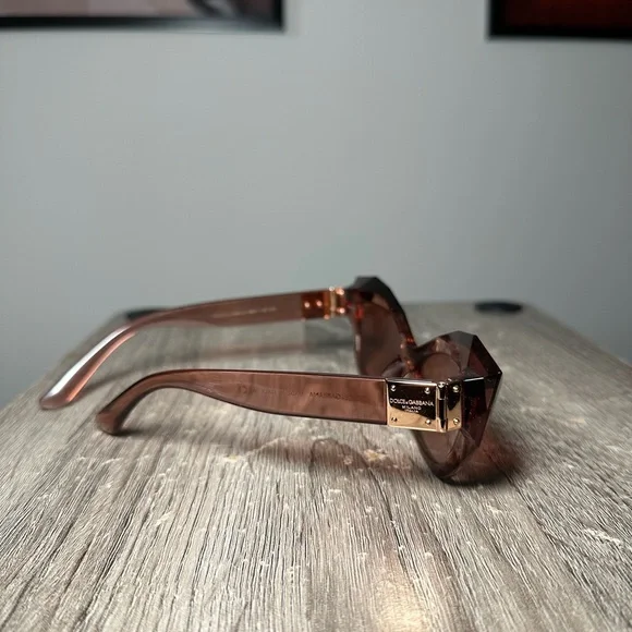 Burgundy Dolce & Gabbana sunglasses - Picture 8 of 9